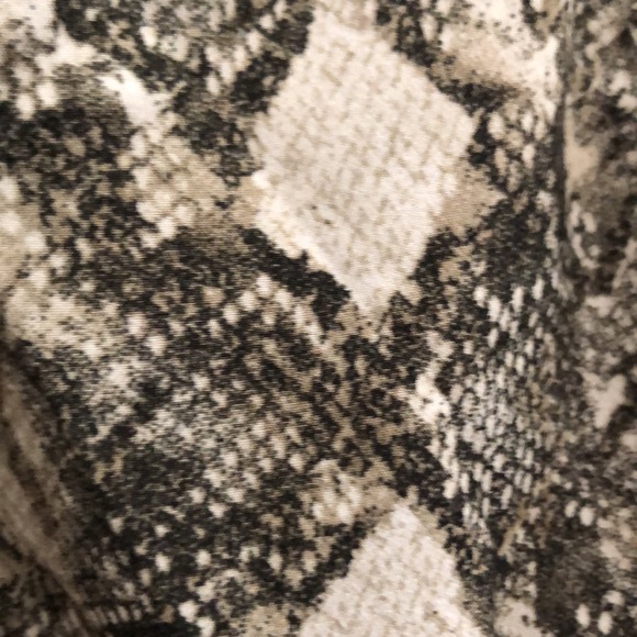 Python Print Blouse - Picture 2 of 5